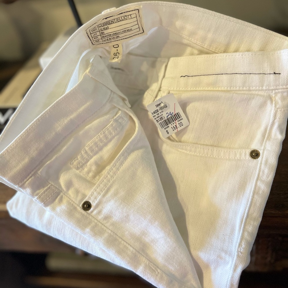 Current Elliott “the rolled skinny” in white!
